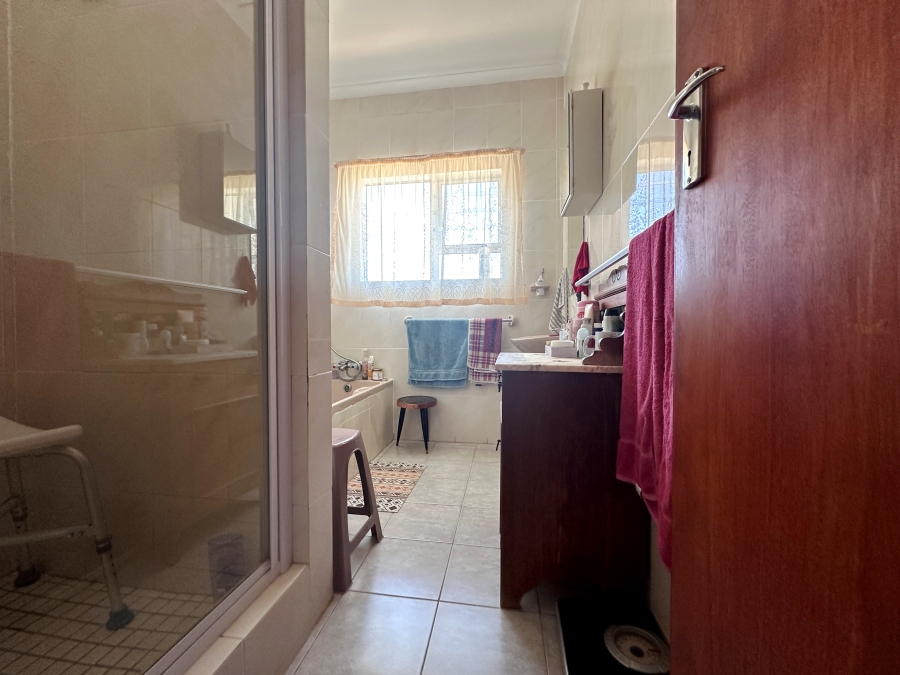 3 Bedroom Property for Sale in Stilbaai Wes Western Cape